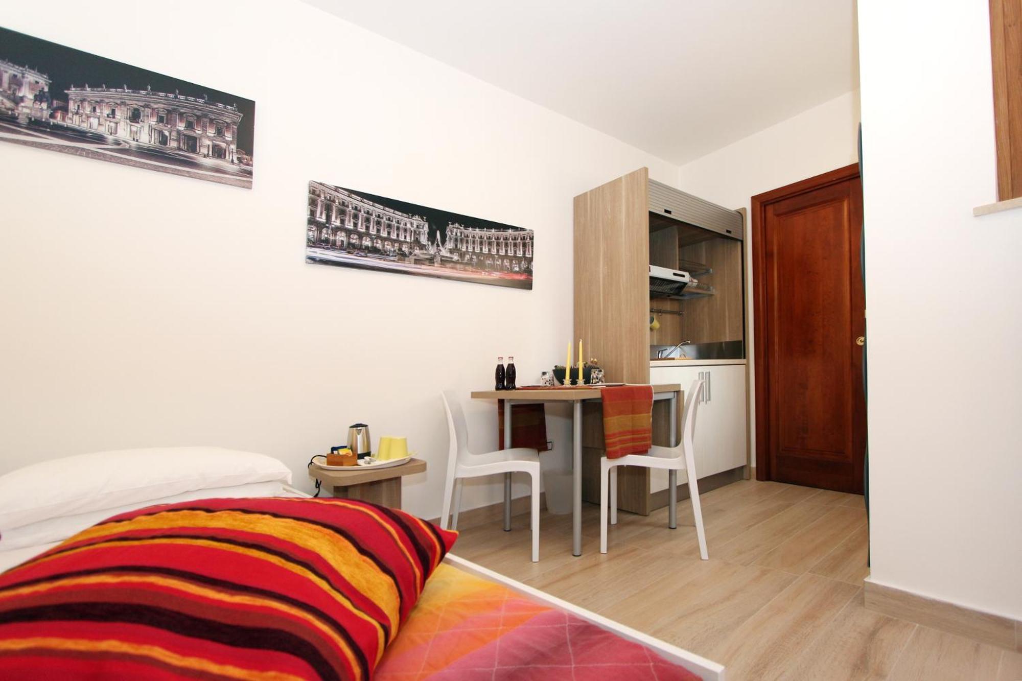 Large Single Room,68681153:JPEG